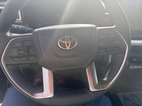 Used 2024 Toyota Tacoma TRD Off-Road image 6