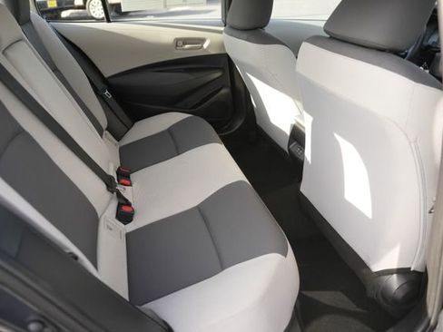 Used 2025 Toyota Corolla LE image 15