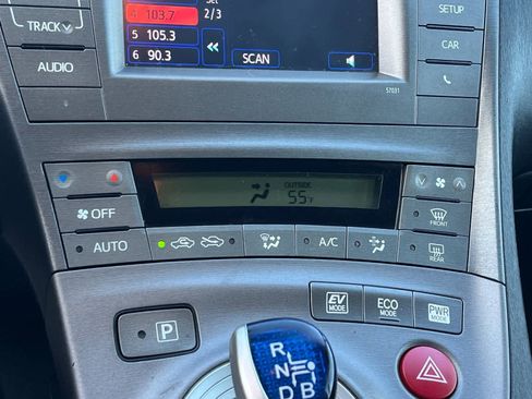 Used 2014 Toyota Prius Two image 20