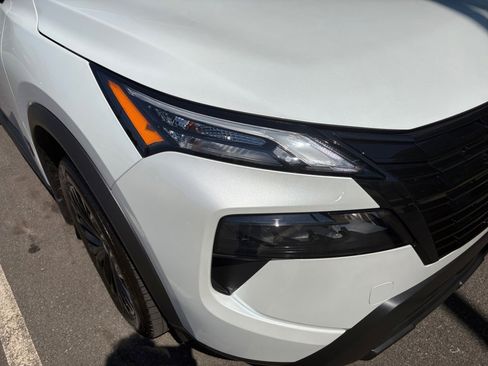 Certified 2026 Nissan Rogue SV FWD image 28