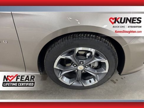 Used 2024 Chevrolet Malibu LT image 11