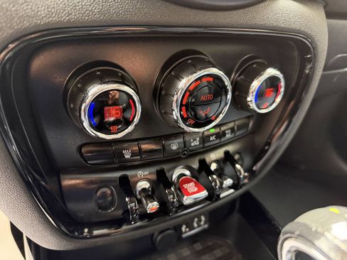 Used 2017 MINI Cooper Clubman S image 29