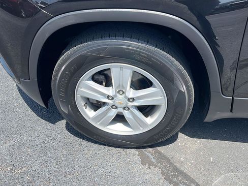 Used 2021 Chevrolet Trax LS w/ Tint and Cruise Package FWD image 33