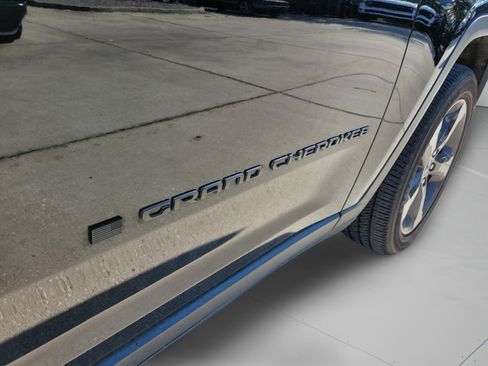 Certified 2023 Jeep Grand Cherokee Altitude AWD/4WD image 29