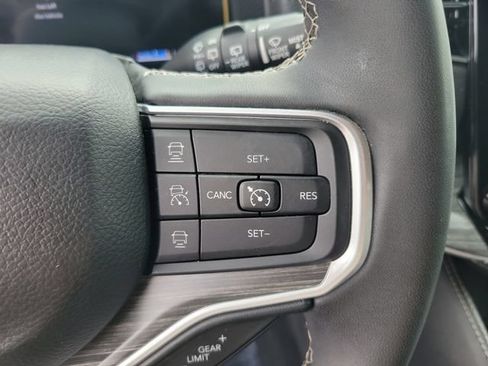 Used 2024 Jeep Wagoneer Series II w/ Flexible Seating Group RWD image 27