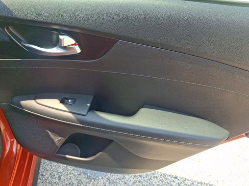 Used 2022 Kia Forte GT-Line w/ GT-Line Premium Package FWD image 16
