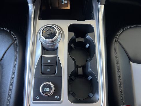 Used 2023 Ford Explorer XLT w/ Equipment Group 202A AWD/4WD image 29