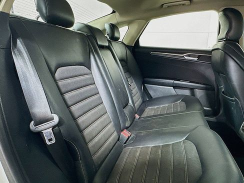 Used 2017 Ford Fusion SE w/ Equipment Group 601A image 26