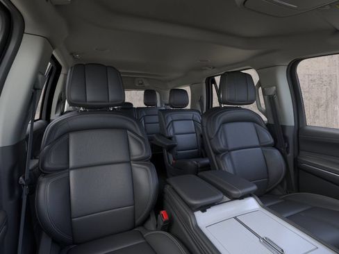 New 2026 Lincoln Navigator Premiere AWD/4WD image 10