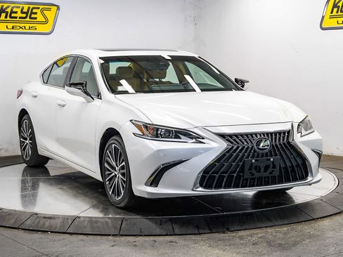 Used 2025 Lexus ES 300h w/ Premium Package FWD image 5
