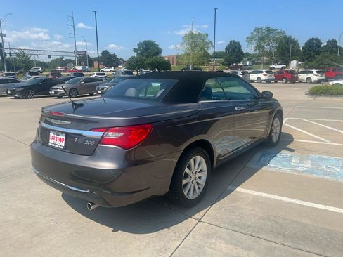 Used 2014 Chrysler 200 Touring FWD image 14