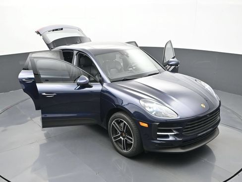 Certified 2021 Porsche Macan AWD/4WD image 30