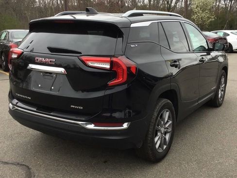 Used 2024 GMC Terrain SLT w/ Infotainment Package II AWD/4WD image 4