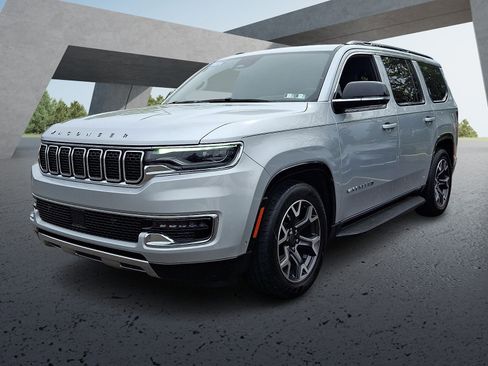 Used 2024 Jeep Wagoneer Series III AWD/4WD image 3