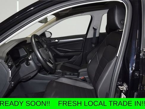 Used 2023 Volkswagen Jetta SE FWD image 32