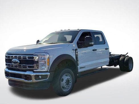 New 2026 Ford F550 4x4 Crew Cab image 3