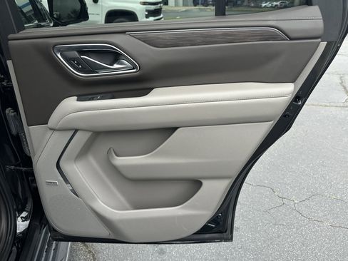 Used 2022 Chevrolet Tahoe LT w/ LT Signature Package AWD/4WD image 19