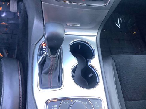 Used 2018 Jeep Grand Cherokee Trailhawk AWD/4WD image 18