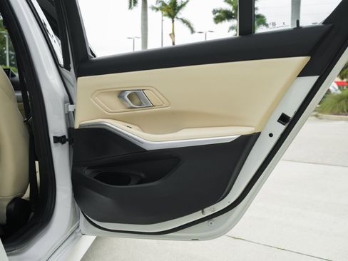 Used 2025 BMW 330i Sedan image 37