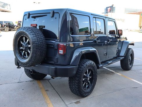 Used 2016 Jeep Wrangler Unlimited Sahara w/ Connectivity Group AWD/4WD image 6