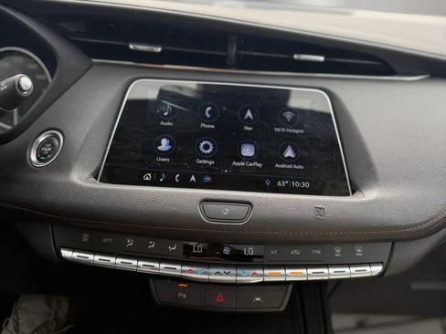 Used 2019 Cadillac XT4 Sport w/ Driver Assist Package FWD image 15