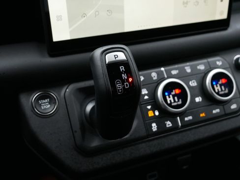 Used 2024 Land Rover Defender 130 X image 24