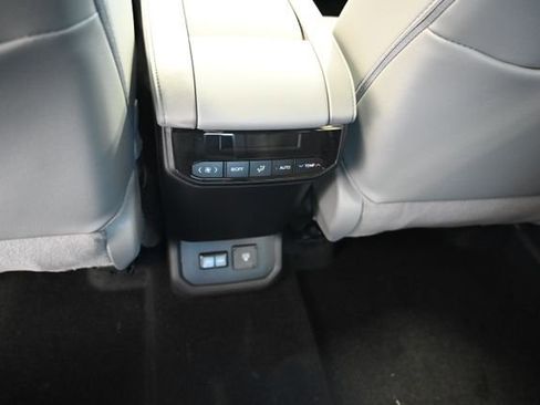 New 2026 Toyota Highlander Limited AWD/4WD image 33