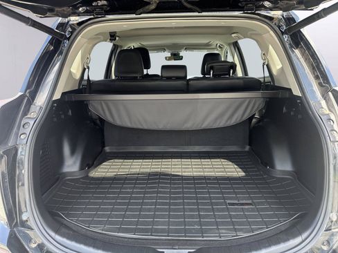 Used 2018 Toyota RAV4 Limited FWD image 10