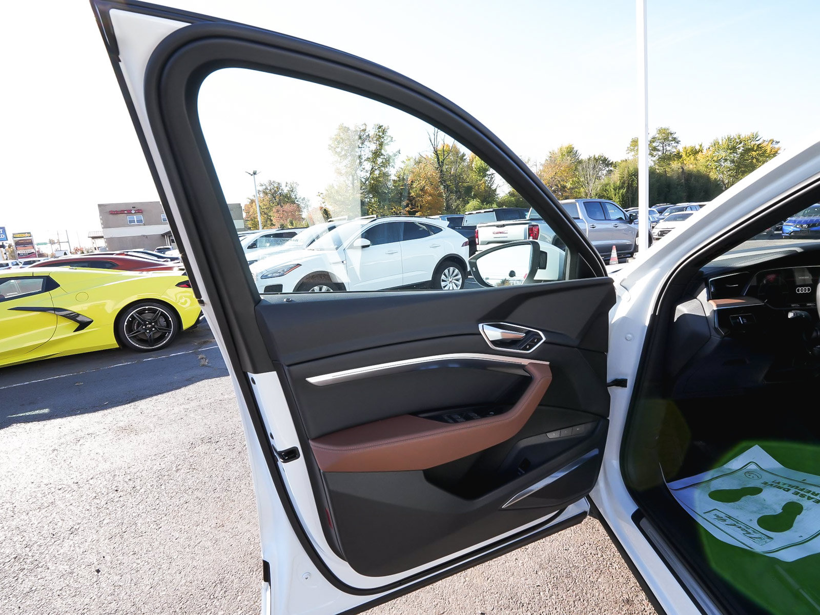 Used 2024 Audi Q8 e-tron Premium Plus AWD/4WD image 9