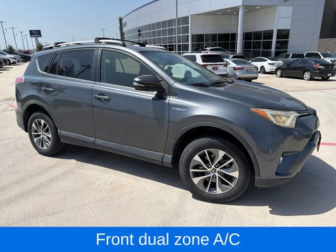 Used 2018 Toyota RAV4 XLE AWD/4WD image 2
