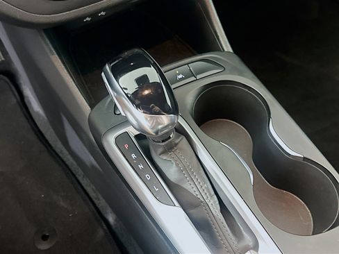 Used 2025 Buick Envista Preferred image 23