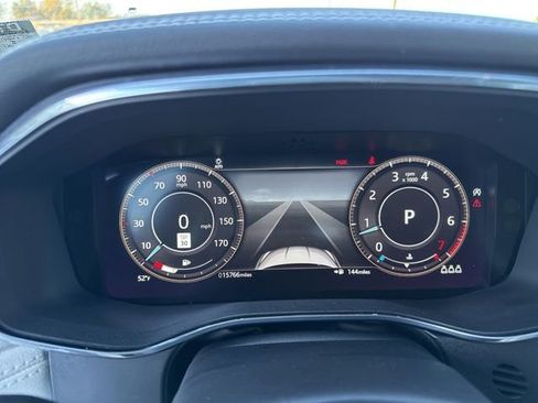 Used 2021 Jaguar XF R-Dynamic SE image 22