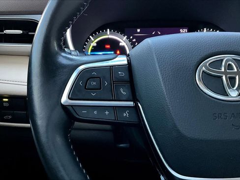 Used 2020 Toyota Highlander XLE image 21