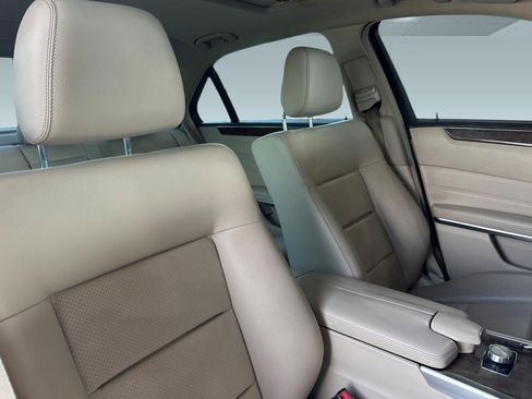 Used 2015 Mercedes-Benz E 250 BlueTEC 4MATIC Sedan image 34