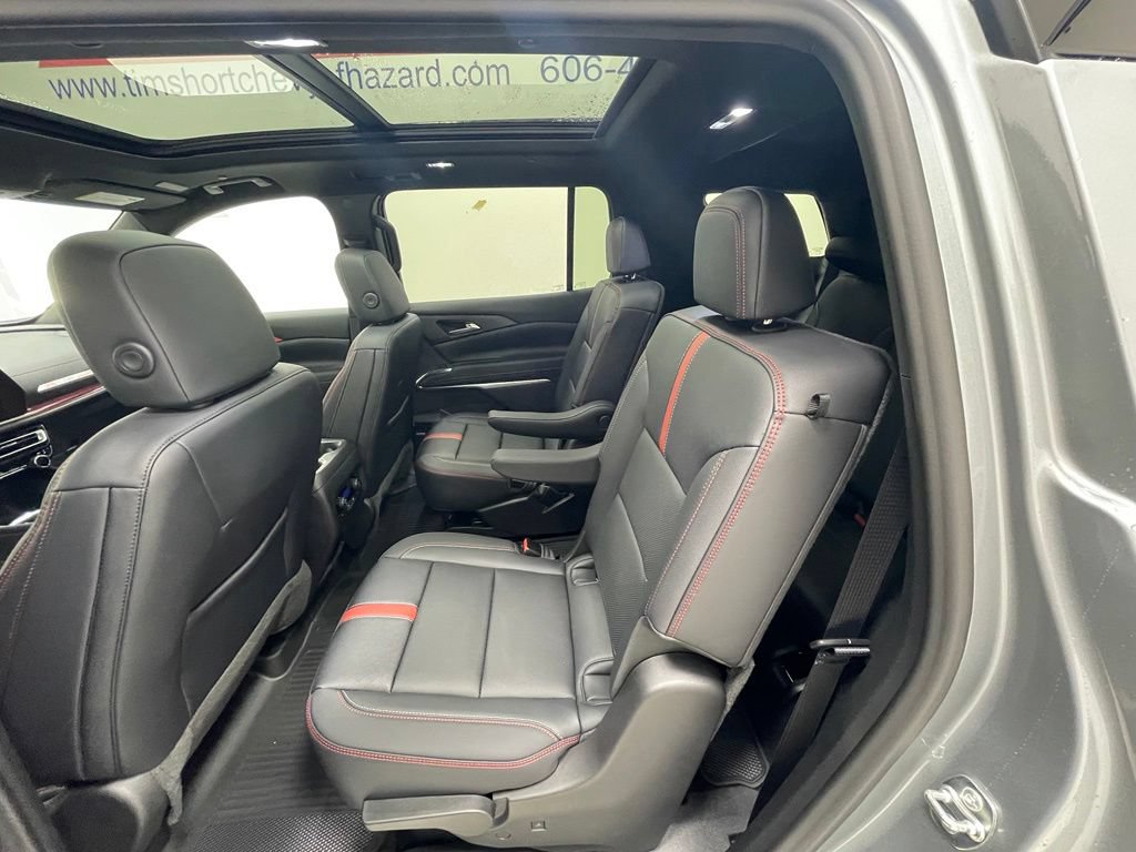 New 2026 Chevrolet Traverse RS w/ LPO, Floor Liner Package AWD/4WD image 13