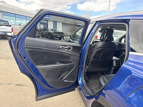 Used 2023 Kia Sportage EX image 17