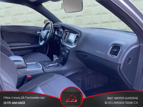Used 2016 Dodge Charger SXT w/ Driver Confidence Group image 17