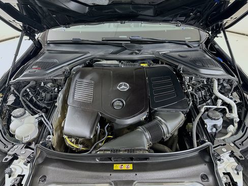 Used 2025 Mercedes-Benz E 350 4MATIC Sedan image 33