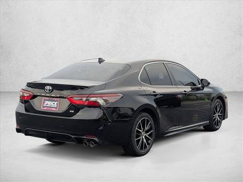 Used 2023 Toyota Camry SE FWD image 5