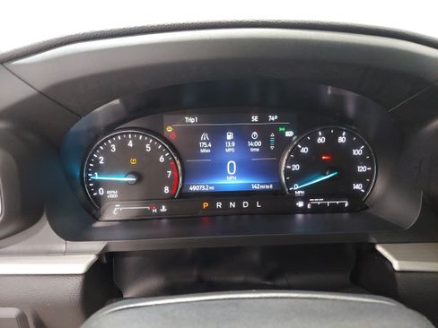 Used 2022 Ford Explorer XLT w/ XLT Sport Appearance Package AWD/4WD image 6