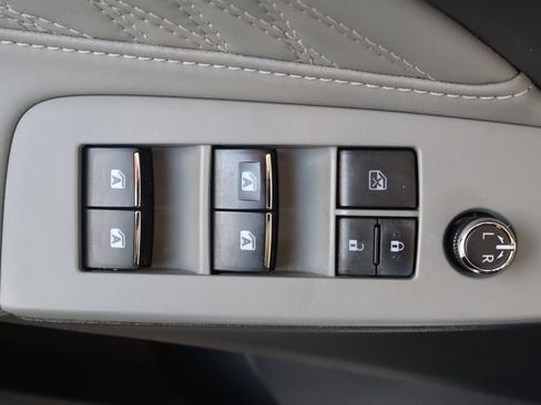 Used 2021 Toyota Avalon Limited w/ Advanced Safety Package FWD image 13