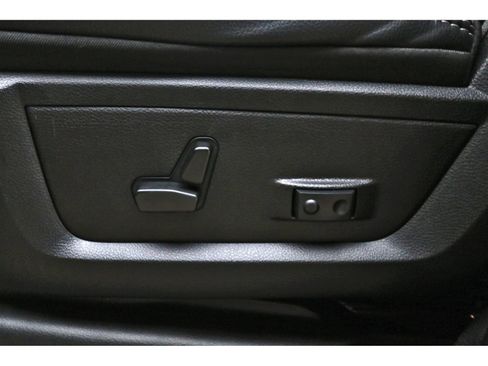 Used 2025 RAM 3500 Laramie AWD/4WD image 28