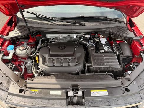 Certified 2024 Volkswagen Tiguan SE R-Line AWD/4WD image 9
