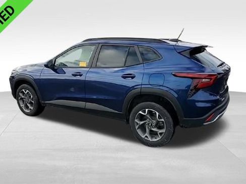 Certified 2024 Chevrolet Trax LT w/ Driver Confidence Package image 7