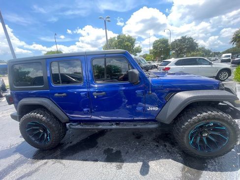 Used 2018 Jeep Wrangler Unlimited Sport AWD/4WD image 2
