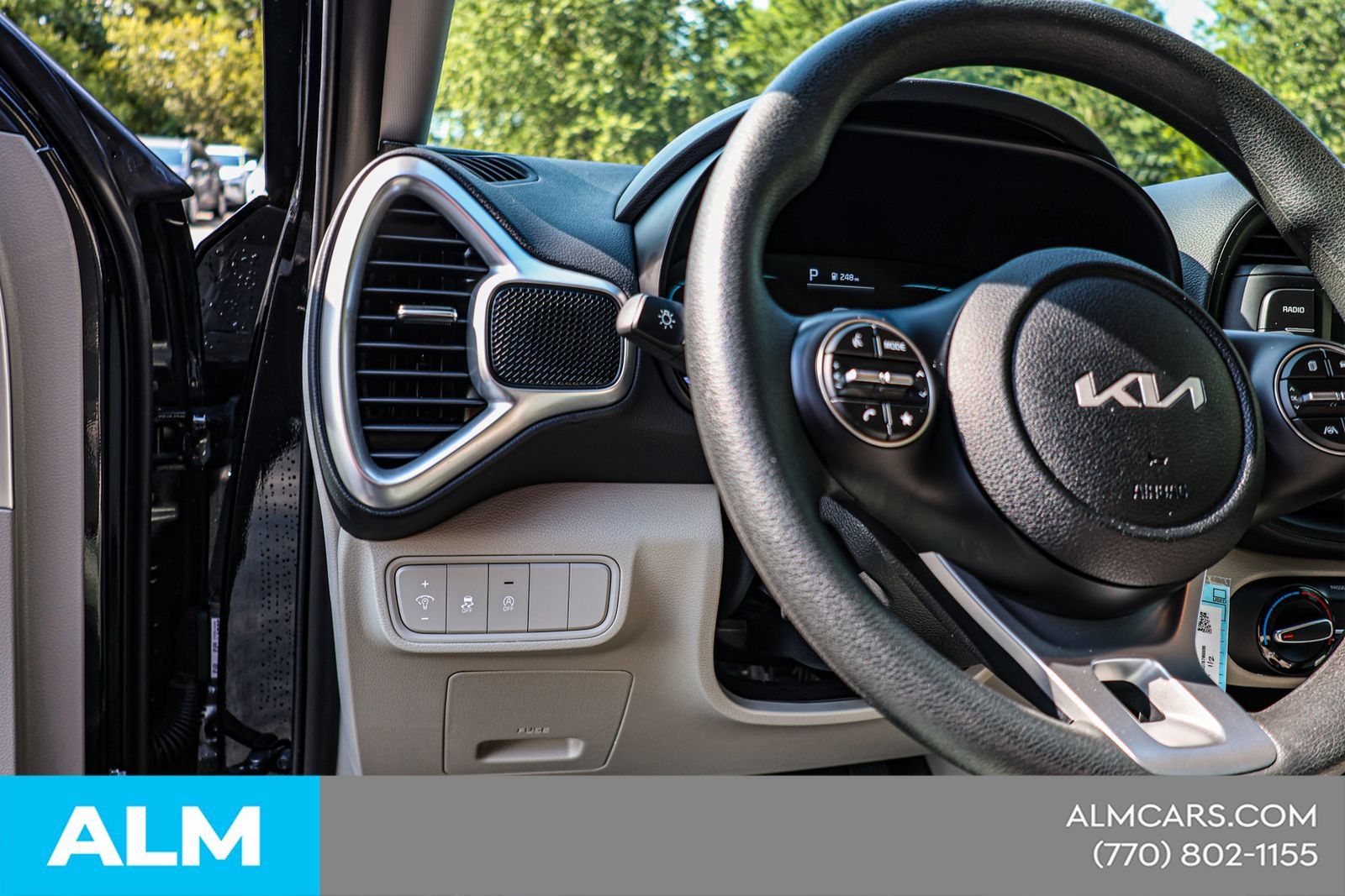 Used 2025 Kia Soul LX w/ LX Technology Package FWD image 20