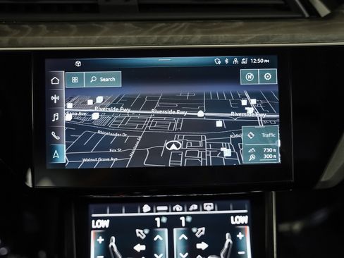 Used 2024 Audi Q8 e-tron Premium Plus w/ Premium Plus Package image 21