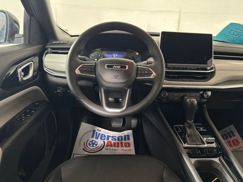 Used 2023 Jeep Compass Limited image 24