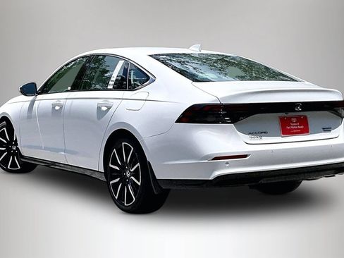Used 2024 Honda Accord Touring image 4