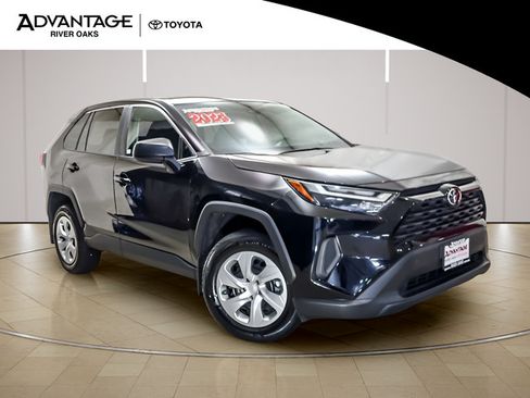 Used 2023 Toyota RAV4 LE AWD/4WD image 2